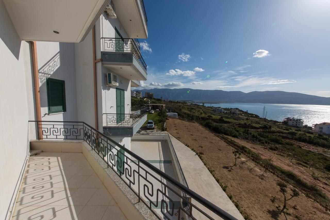 Hotel Artisti Vlorë Екстериор снимка