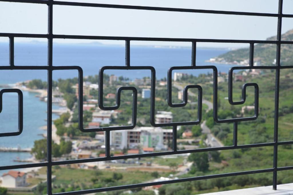Hotel Artisti Vlorë Екстериор снимка