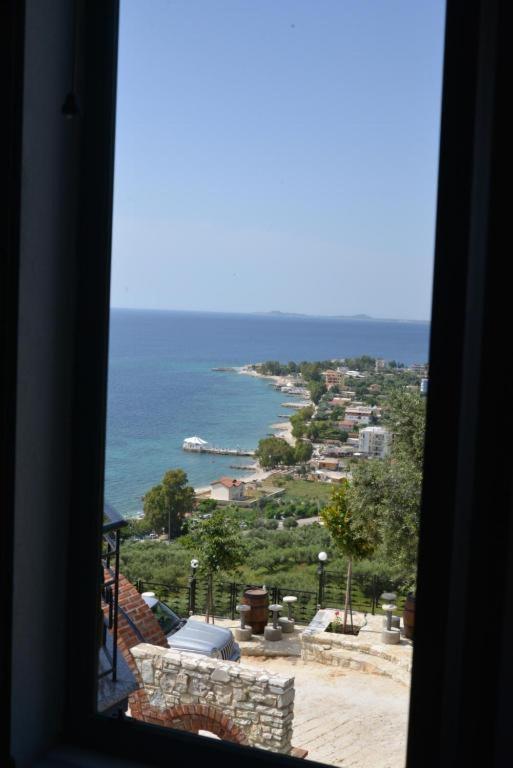Hotel Artisti Vlorë Екстериор снимка